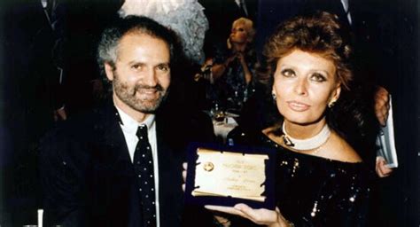 occhio d'oro award versace|Gianni Versace .